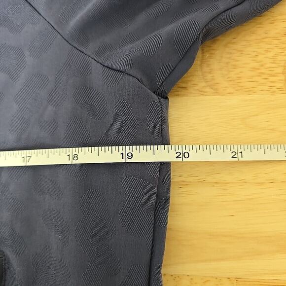 Athleta Brooklyn Bomber‎ Featherweight Jacket Size Small Leopard Medieval Violet - Picture 5 of 11